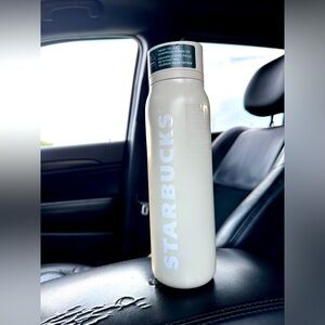 Cold brew maker and Starbucks Cup